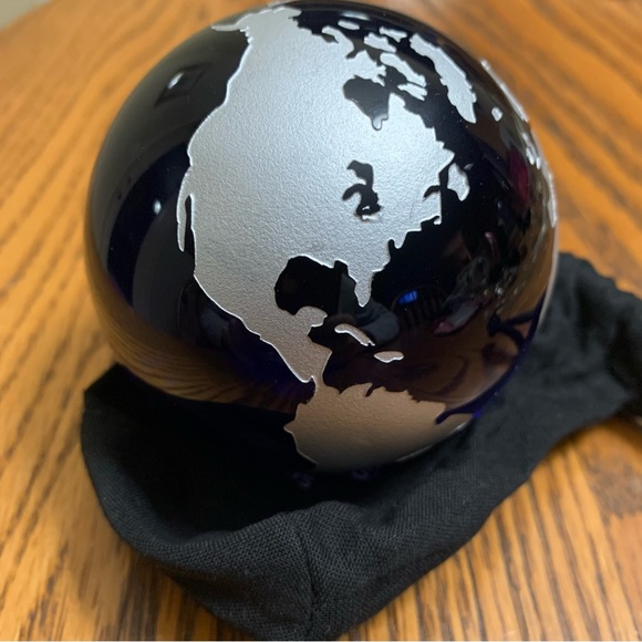 Blue sphere of the World 🌏 - Picture 3 of 11